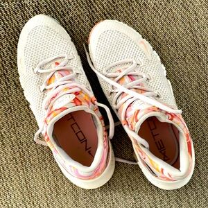 Women’s Nike Metcon Size 9.5